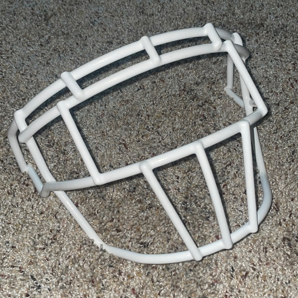 Schutt F7 “robot” Facemask